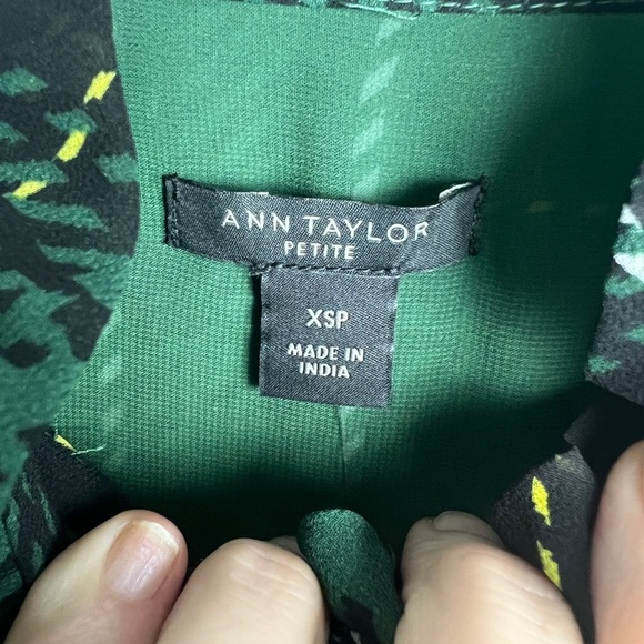 NEW Ann Taylor Petite Sz XS Green Plaid Ruffle Pintuck Sleeveless Blouse Top - Picture 9 of 10